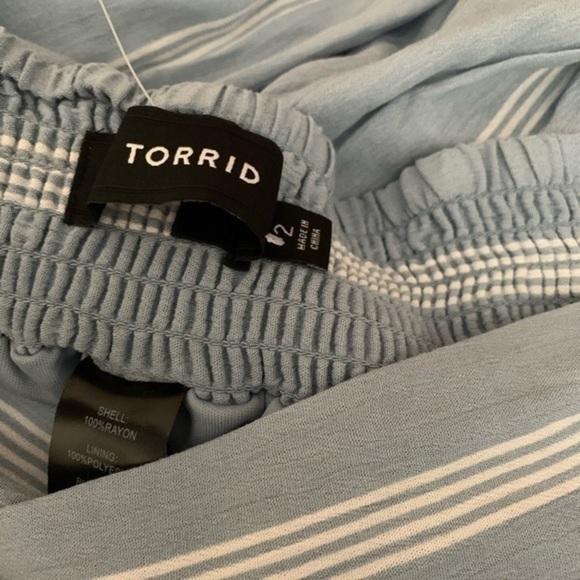 TORRID BLUE & WHITE STRIPED GAUZE  SMOCKED SHORTS - Picture 7 of 7